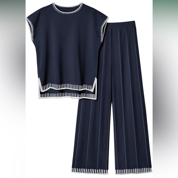 Ekouaer Other - Two piece navy knit top and pants